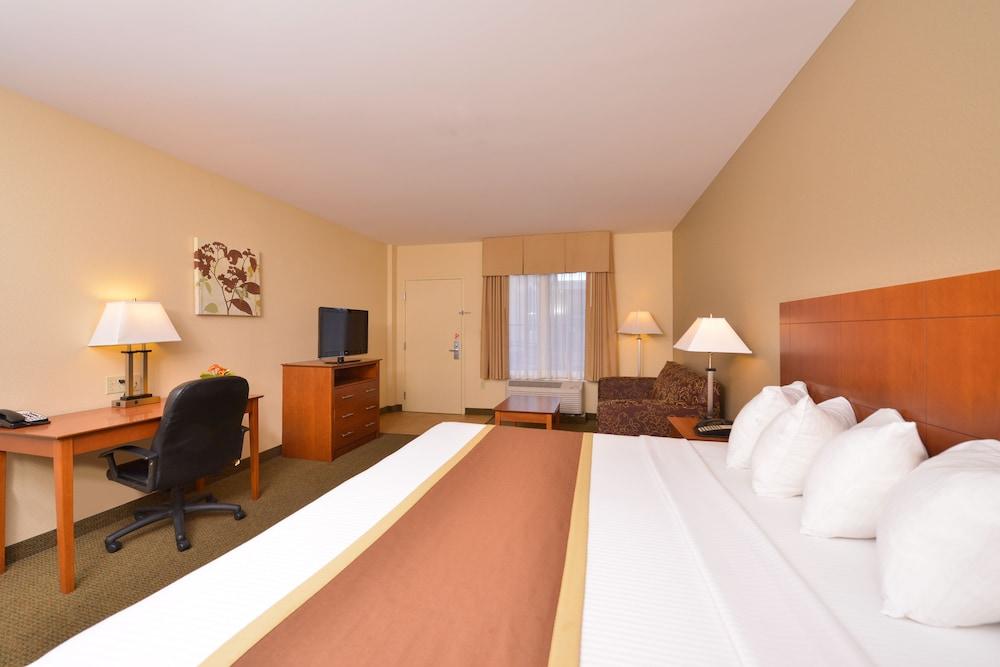 Quality Inn & Suites Williamsport Exterior photo